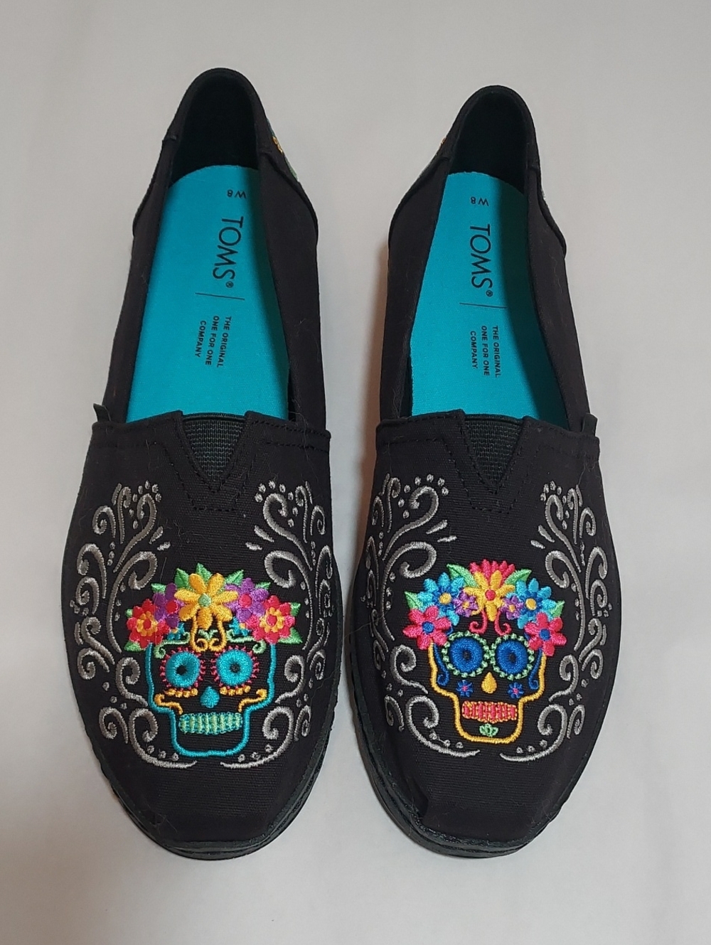 Toms Flats With Skeloton Design ( 8W)